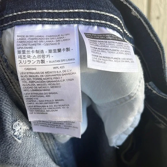 Levi’s 724 High Rise Straight Crop Jeans - Picture 7 of 8